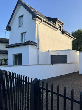Haus mit Garage - 