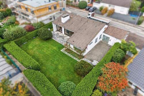 Grundstücks- und Hausansicht - 