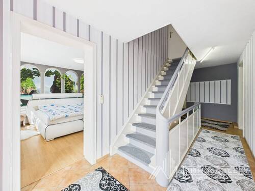 CAM04062G0-PR0045-STILL023 - 