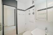 freundliches Badezimmer - Etagenwohnung mit 48,00 m&sup2; in Kirchheim bei München zur Miete