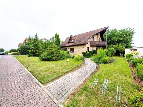 Wohnhaus mit ELW - 8 Zimmer Einfamilienhaus zum Kaufen in Stavenhagen