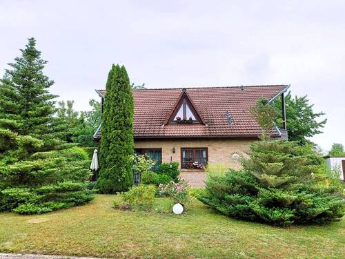 Straßenansicht - 8 Zimmer Einfamilienhaus in Stavenhagen