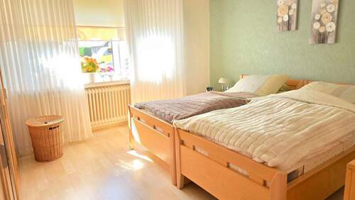 Schlafzimmer im Erdgeschoss - 