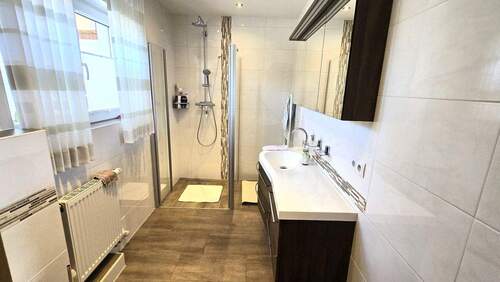 Badezimmer im Erdgeschoss - 