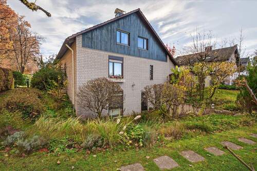 Außenansicht - Familienparadies am Waldrand - mit viel Platz, Gartenidylle und großem Potenzial