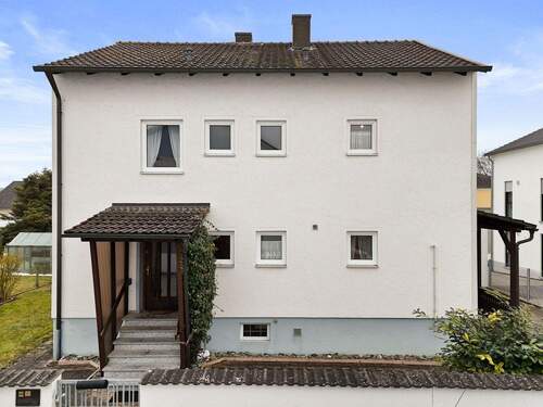 Vorderansicht / Hauseingang - 