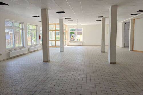 Verkaufsfläche Eingangsbereich - 4 Zimmer Etagenwohnung in Blaufelden