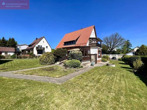 Blick aus dem Garten - Sie brauchen Platz! - 397.000,00&nbsp;EUR Kaufpreis, ca.&nbsp; 137,00&nbsp;m&sup2;&nbsp;Wohnfl&auml;che