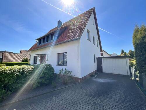 Einfahrt - Einfamilienhaus mit 137,00 m&sup2; in Wedemark zum Kaufen