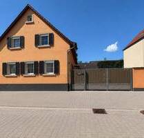 Mehr Raum für Ihre Lebenspläne - attraktives Zwei-in-Eins-Immobilienangebot - Karlsruhe Knielingen