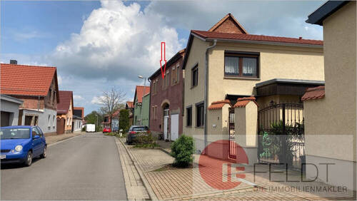 Ansicht Straße_markiert - 7 Zimmer Einfamilienhaus zum Kaufen in Ermsleben