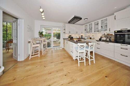 ... mit Terrassenzugang - 