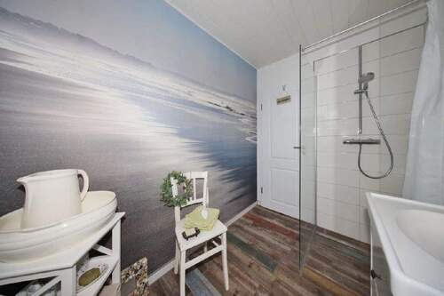 Gäste-WC mit Dusche und "Meerblick" - 