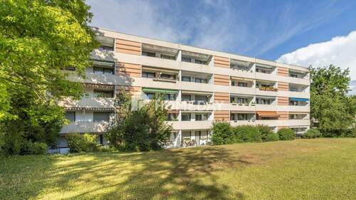 Außenansicht 1 - Gepflegte 2-Zimmer-Erdgeschosswohnung mit Terrasse in begehrter Lage von Schwalbach am Taunus