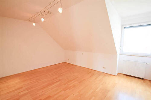 Schlafzimmer - Etagenwohnung mit 71,00 m&sup2; in Rottenbauer zum Kaufen