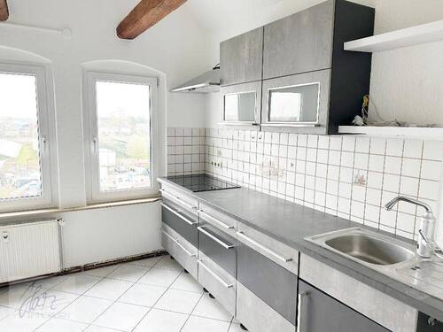 Küche mit Einbauküche - untere Wohnebene - 