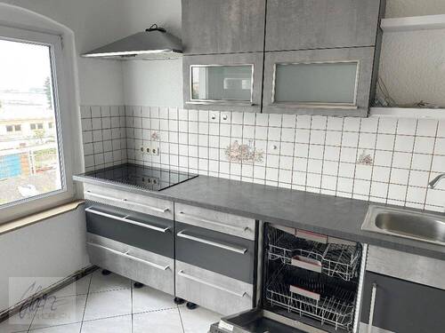 Küche mit Einbauküche - untere Wohnebene - 