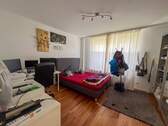 Schlafzimmer - 3 Zimmer Etagenwohnung zum Kaufen in Hittfeld