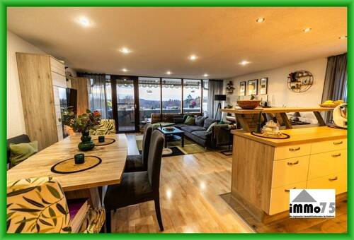 Wohnzimmer - 4 Zimmer Etagenwohnung in Eisingen