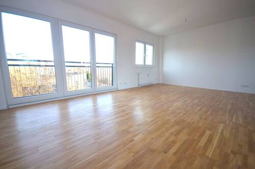 Wohnzimmer - 2 Zimmer Etagenwohnung zum Kaufen in Berlin