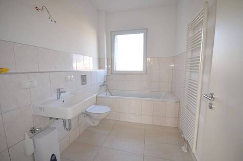 Badezimmer - Etagenwohnung mit 122,00 m² in Berlin zum Kaufen