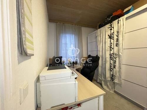 ...gearbeitet. Ein Schreibtisch findet hier seinen Platz - 