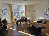 Modernes Wohnzimmer - Moderne 2-Zimmer-Wohnung in Oldenburg mit Balkon und Einbauküche