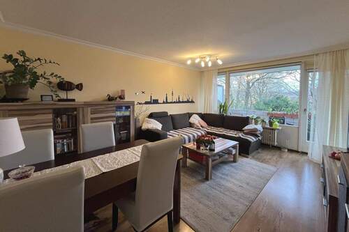 Wohn- und Essbereich - 2 Zimmer Etagenwohnung zum Kaufen in Hamburg