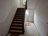 Hausflur, Treppe zum 1.OG - 