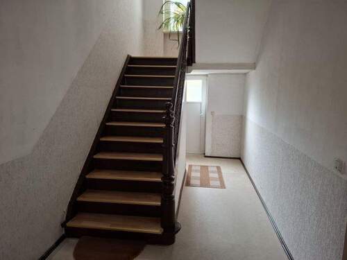 Hausflur, Treppe zum 1.OG - 