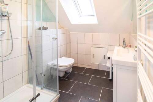 Badezimmer DG - 5 Zimmer Einfamilienhaus zum Kaufen in Lassan