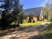 Wohnen in ruhiger Lage - geräumige Haushälfte mit 2 Wohnungen auf großem Grundstück in ruhiger Dorflage