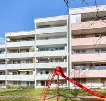 Großzügiges Familiennest mit tollem Weitblick - Dachgeschosswohnung mit beeindruckender Loggia - Würzburg Lengfeld