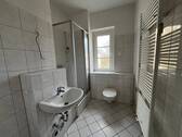 Bad mit Dusche.jpg - 2 Zimmer Etagenwohnung zur Miete in Chemnitz
