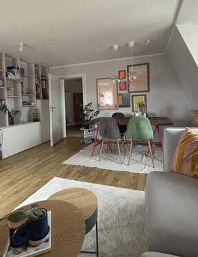 Wohn- Essbereich.jpeg - * WG geeignet * Frei ab 01. Juli 2026 * Sehr schöne 2-Zimmer-Wohnung * Loggia * Südvorstadt *