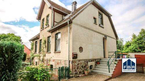 Front- und Giebelansicht - 5 Zimmer Einfamilienhaus zum Kaufen in Neustadt-Glewe