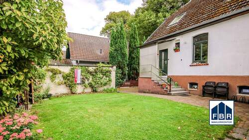 Teilansicht Hofseite - 5 Zimmer Einfamilienhaus in Neustadt-Glewe