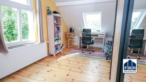 Großes Zimmer im Dachgeschoss - 