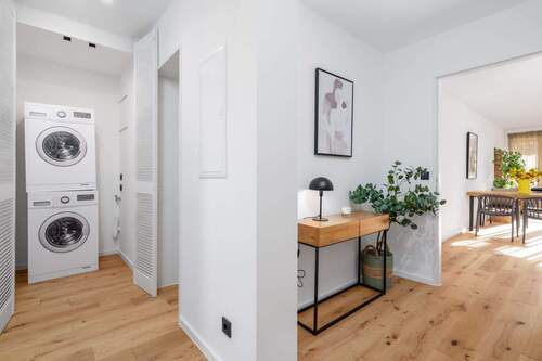 Flur & Abstellkammer - 