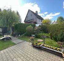 Einfamilienhaus & Haus mit Ferienwohnungen (PV, Garage & Carport) in Erlbach-Kirchberg bei Stollberg