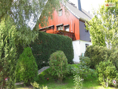 Hausansicht - 1 Zimmer Mehrfamilienhaus, Wohnhaus in Erlbach-Kirchberg