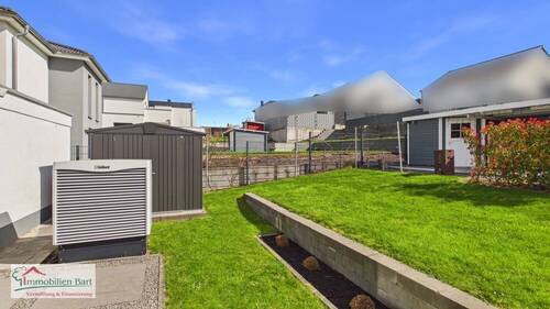 Wärmepumpe und Gartenhaus - 