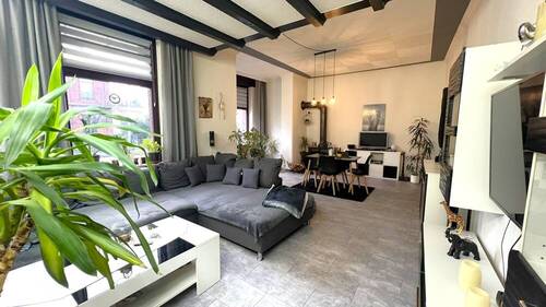 Wohnzimmer EG rechts - 1 Zimmer Mehrfamilienhaus, Wohnhaus zum Kaufen in Duisburg