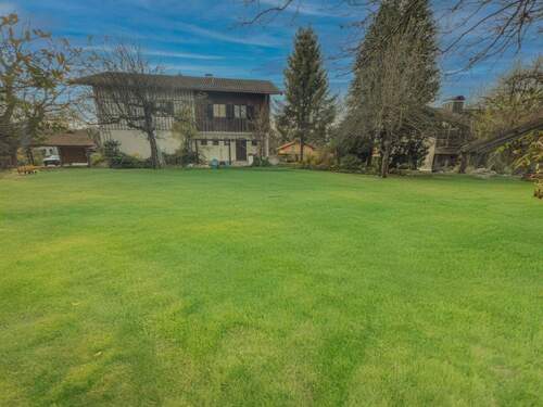 Westansicht - Attraktives Grundstück in zweiter Reihe - ideal für ein Ein-Mehrfamilienhaus in guter Lage