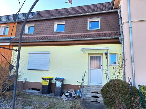 3 Eingangsbereich.jpg - 4 Zimmer Reihenmittelhaus in Forst (Lausitz)