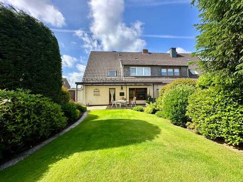 Rückansicht - Ihr neues Zuhause in Duisburg-Rheinhausen! Einfamilienhaus sucht neue Eigentümer