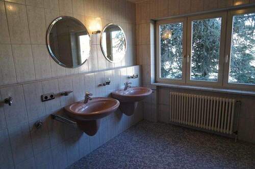 Großes Badezimmer - 