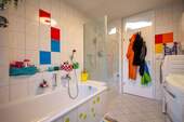 mit Wanne und Dusche - 