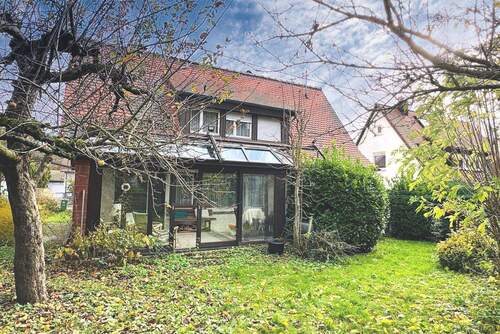 Hinteransicht vom Haus - 