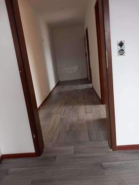 Flur - 4 Zimmer Wohnung in Gimte - 750,00&nbsp;EUR Kaltmiete, ca.&nbsp; 104,00&nbsp;m&sup2;&nbsp;Wohnfl&auml;che